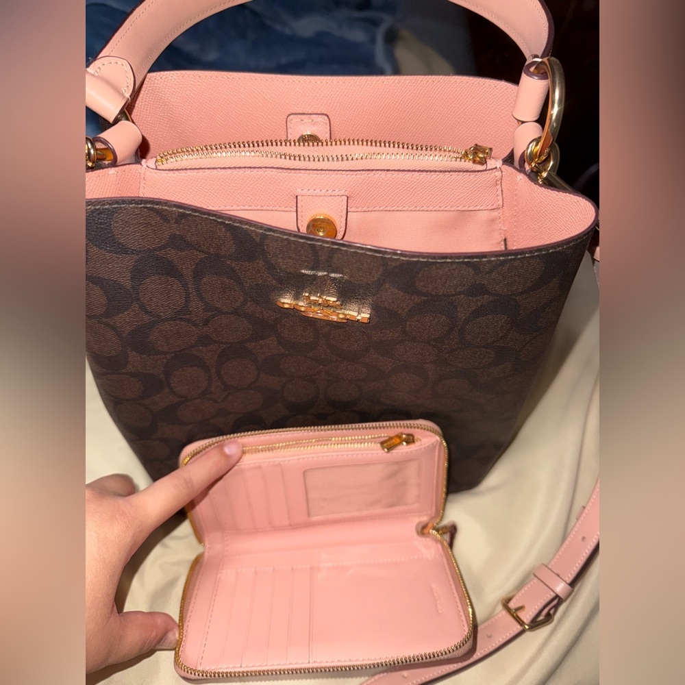 COACH Shoulder Bag Town Bag
Brown + Shell Pink - Picture 3 of 9